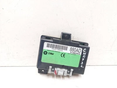 Chrysler PT Cruiser 2004 Altre centraline / moduli P04671880AD VLU39302 - Immagine 1 di 4