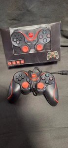 3 Gamepads - 1 OVP - 2 nur getestet - Bild 1 von 2