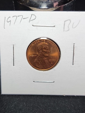 1977 D Lincoln Memorial Small Cent Penny in Uncirculated Condition in Coin-Flip Cover