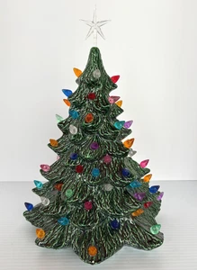 Árbol de Navidad vintage de cerámica verde de 11 pulgadas con bombillas y tapa de estrella sin luz - Imagen 1 de 7