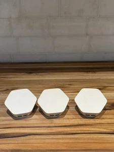 3x THREE XFINITY XE2-SG 2nd Generation XFI Pod WiFi Extender Repeaters - Afbeelding 1 van 5