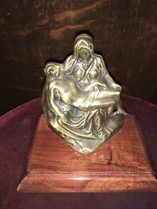 Classic Figure Jesus & The Virgin Mary Religious Sculpture on Wood - Picture 1 of 6