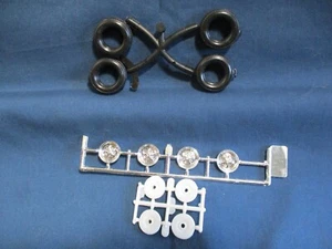 Spare model parts Revell Tires and Wheels for 302, 1970 Ford Mustang Mach 1 - Picture 1 of 8
