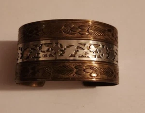Women's Bracelet 1-1/2" Wide Wrap Around Dold With Silver Inlay Stripe - Picture 1 of 3