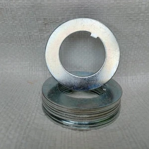 Daihatsu Taft F20 F50 Wildcat Scat 90042-14006 Front Ring Spindle 1pc - Picture 1 of 3