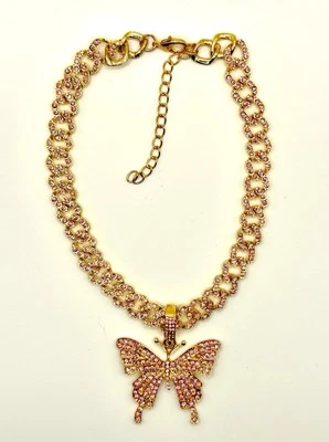Collar Colgante Mariposa Helada Rosa - Eslabón Cubano Tono Dorado Foto 1 de 3
