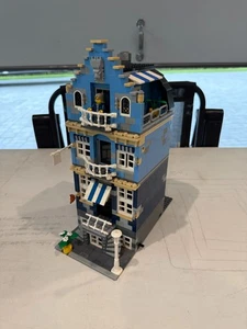 Lego 10190 Marktstraße unvollständig, Hauptgebäude ist zu 99% vollständig - Bild 1 von 7