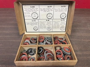 VINTAGE MOPAR OIL PAN DRAIN PLUG GASKETS ASSORTMENT 1025 - Picture 1 of 4