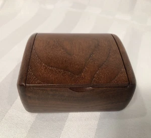 Caja de madera centro artesanal de los Aplalaches firmada por Richard Lee - Imagen 1 de 11