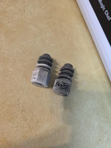 Par de parachoques de goma GM 1997-2013 (2) capó tope parachoques OEM 10279121 - Imagen 1 de 2