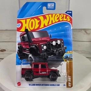 Hot Wheels 15 Land Rover Defender Doppia Cabina Rosso Yokohama HW Dirt 179/250 1:64 D - Foto 1 di 14