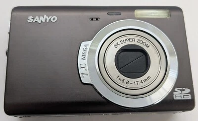Used SANYO VPC-T700 Digital Camera 3x Zoom 7 MP w/ Battery UNTESTED + Manual - Image 1 of 4