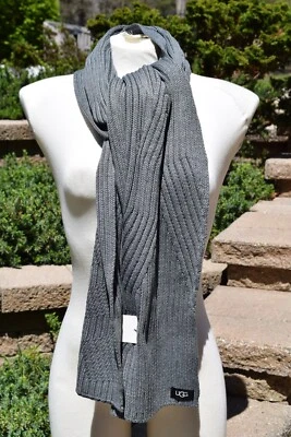 ¡NUEVO CON ETIQUETAS! Bufanda grande de invierno UGG tejida GRIS Foto 1 de 4