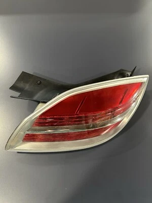 2007 2008 2009 Saturn Sky right passenger side tail light lamp assembly 25854810 - Image 1 of 4