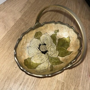 Vide Poche Forme Petit Panier En Laiton Émaillé Décor Floral Fleur Vintage - Picture 1 of 9