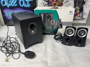 Système de haut-parleurs filaires Logitech Z313 - Photo 1/8