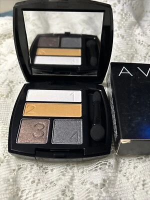 Avon ~ True Color Eyeshadow Quad  ~ Metal Eyes ~ - Image 1 of 3