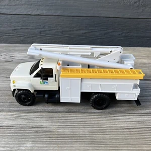 11" DG PRODUCTIONS -1995-1-1 Long Island PA Electric Utility Bucket Truck - Picture 1 of 18