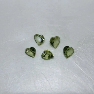 Piedras preciosas sueltas corazón facetado peridoto 4 mm Foto 1 de 2