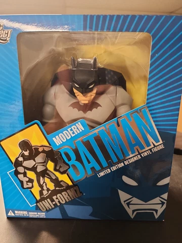 dc direct COLLECTIBLES UNI-FORMZ MODERN SUIT VARIANT BATMAN FIGURE Cover