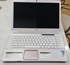 Sony VAIO PCG-7184L 15.6" Laptop - Untested, For Parts/Repair - Picture 1 of 8