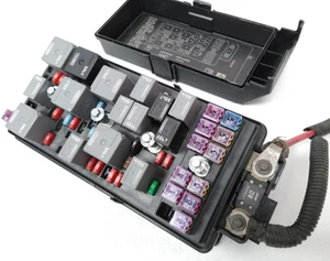 25883121_02 Chevy 2008 2012 Malibu módulo de relé de caja de fusibles 2011 2010 2009 OEM I45 - Imagen 1 de 12