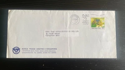 Singapur 1999 Cubierta comercial a Nepal - Sello de insecto avispa y escudo alfarero Foto 1 de 2