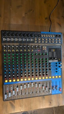 Yamaha MG16XU Audio Mixer with carry bag - Image 1 of 4