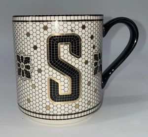 Taza de café Anthropologie letra "S" Margot azulejo inicial monograma cerámica - Imagen 1 de 7