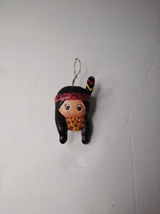 Adorno de Navidad 1992 hecho a mano, nativo americano, pintado a mano y firmado folk  - Imagen 1 de 4