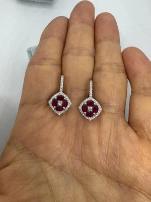 Brinco feminino de rubi criado em laboratório 2 quilates corte oval folheado a ouro branco 14K gota alavanca - Imagem 1 de 4