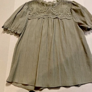 Sage Green Blouse Button Down The Back   Ruffles And Lace Size M - Bild 1 von 7