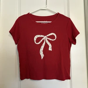 Rotes kurzärmliges T-Shirt Social Scene Schleife - Größe XL - Bild 1 von 3