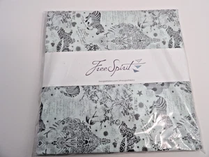 FREE SPIRIT-TULA PINK-LINEWORK LAYER CAKE - Picture 1 of 3