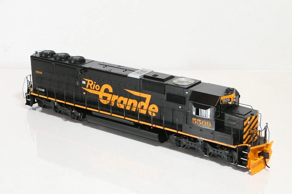 Walthers 920-40605 HO Locomotive DC Southern Pacific 6323/8223 F7A/F7B Proto 2k - Image 1 of 4