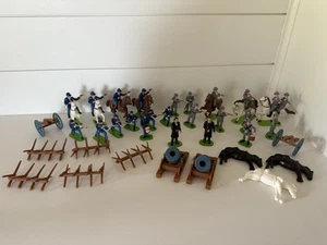 Plastic Toy Solders - Picture 1 of 1