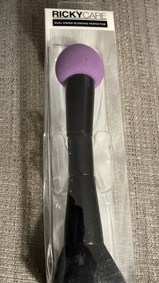 Ricky’s NYC Professional Dual Ended Blending Perfector Sponge + Brush ☆ SEALED! - Image 1 of 1