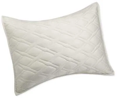 Colcha de champán para el hogar Calvin Klein, estándar, 20 x 26 Foto 1 de 3