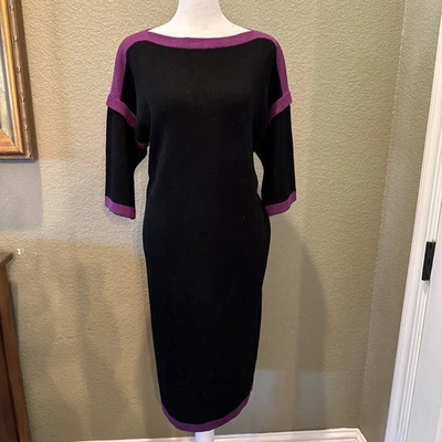 Vestido saco punto santana años 70 St. John con ribete morado para IMagnin Grande Foto 1 de 4