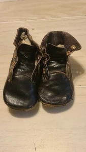 Vintage Soft Black W/White Trim Leather Lace Up Baby Shoes 3 1/2" - Picture 1 of 7