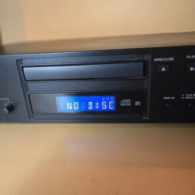 Tascam CD-200 Rack Mounted Professional CD Player - NO Remote - Image 1 of 4