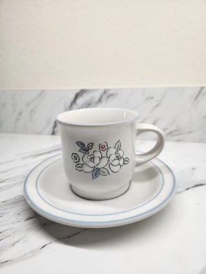 Juego de Taza y Platillo Chantilly "Fleur De Lune" Gres Hecho en Japón Foto 1 de 4