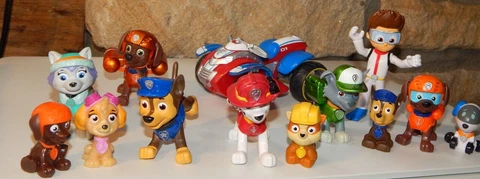 Paw Patrol Action Pack Pups Metallic Series Lot Zumba & Rocky + More Figures Cover