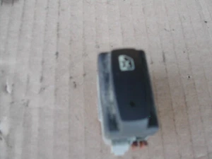 Renault Megane 2, 2007,1,5 diésel, 5 puertas, eléctrico trasero interruptor aislador - Imagen 1 de 2