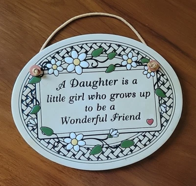 Placa de pared de cerámica Trinity Una hija es una niña que crece... Foto 1 de 4