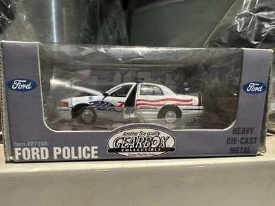 GEARBOX FORD POLICE VEHICLES 2002  SCALE 1/43 ***NEW IN BOX*** - Image 1 of 4
