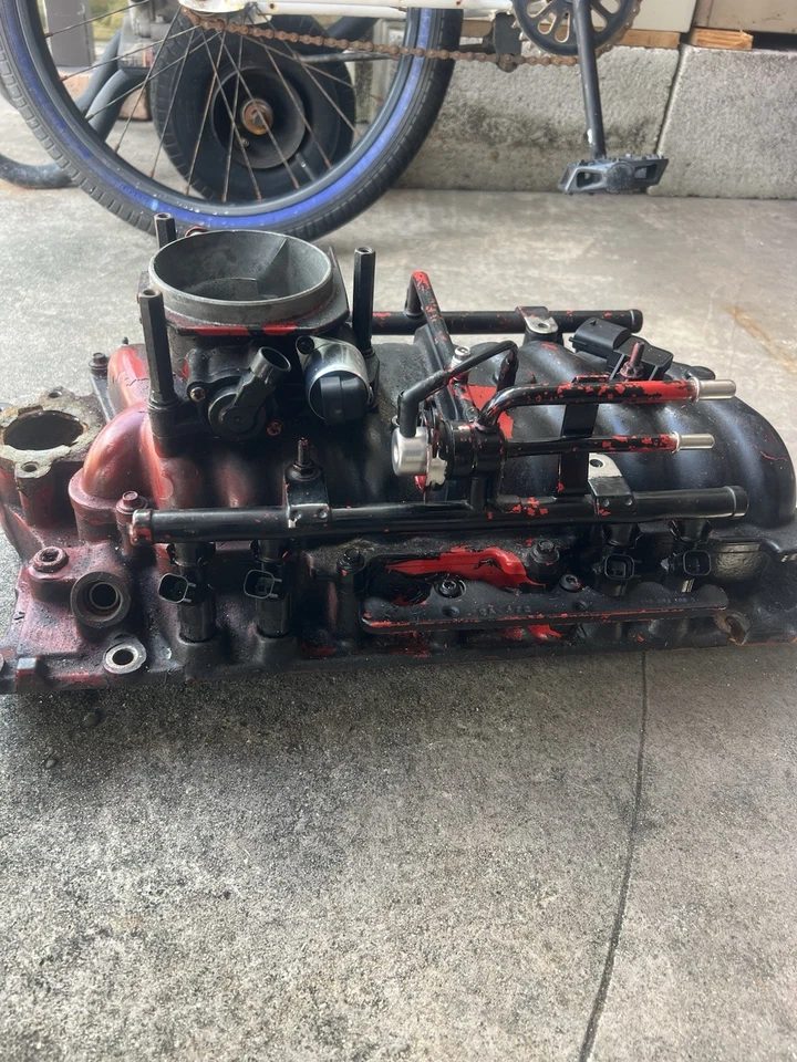 Colector de admisión Volvo Penta 5.7 con inyectores y riel de combustible 2003 Foto 1 de 4