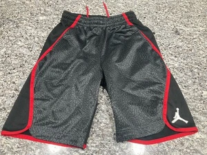 NIKE THERMA-FIT Size M(12-13)Boys Stretch Waist Fleece Lined Running Shorts - Picture 1 of 7