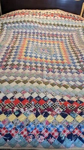 Lovely Vintage Around The World Quilt - Picture 1 of 8