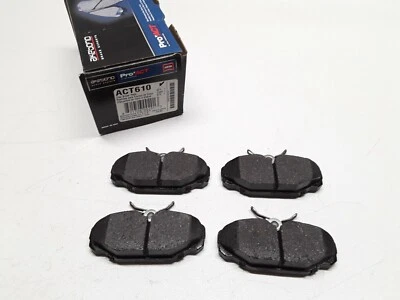 Disc Brake Set Pads Rear for Ford Taurus,Lincoln Continental,Mercury Sable - Image 1 of 2